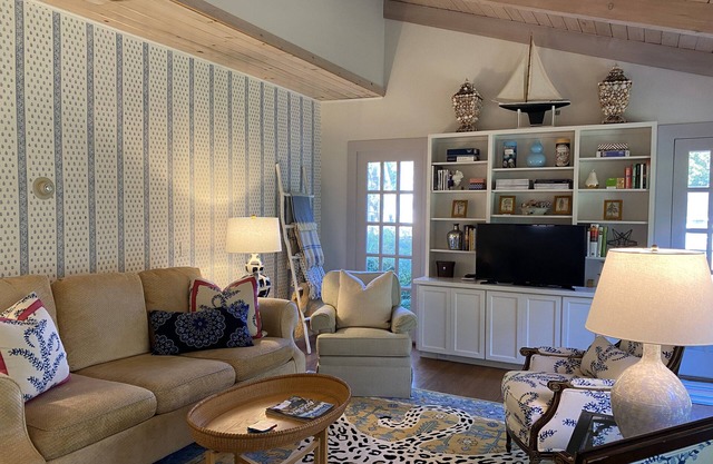 CHARMING BEAUTIFUL SOUTHWEST HARBOR HOME NEAR ACADIA!