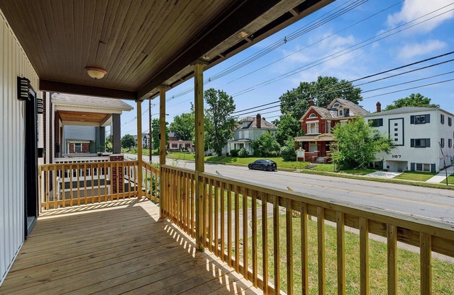 Charming Blue Castia – Sleeps 6!