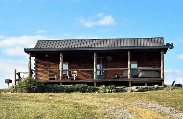 Charming cabin near Garden of the Gods