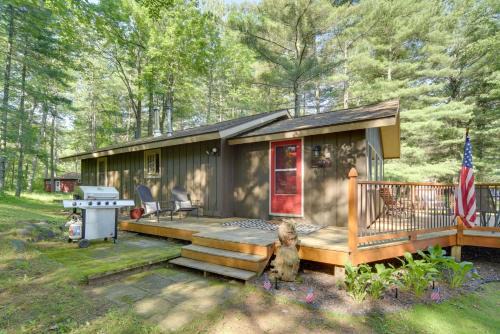 Charming Cabin on Grindstone Lake