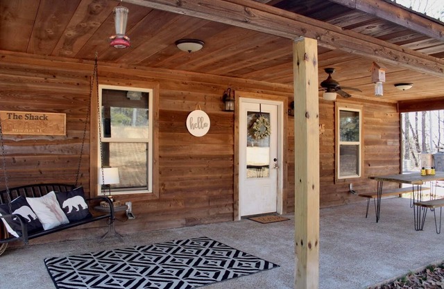 Charming cabin with outdoor soaking tub
