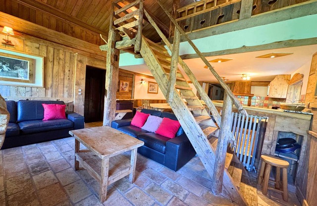 Charming chalet for 14 at the foot of the slopes with parking, sauna and wifi