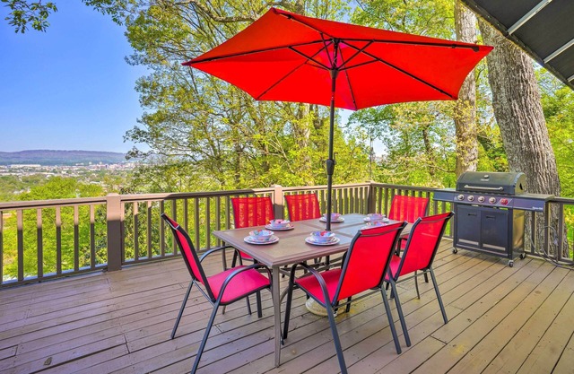 Charming Chattanooga Home w/Downtown Views!