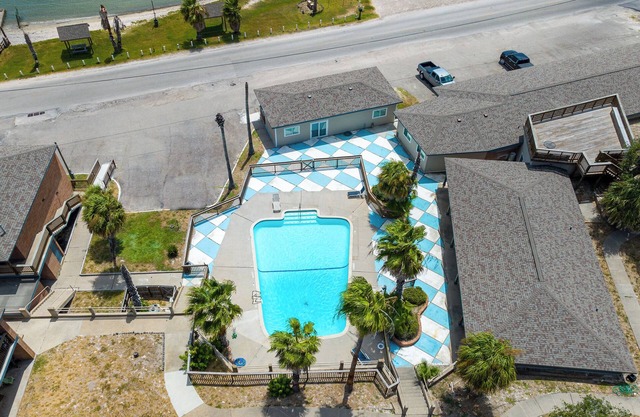 Charming condo in tranquil Rockport-Fulton with waterfront view, a quiet retreat