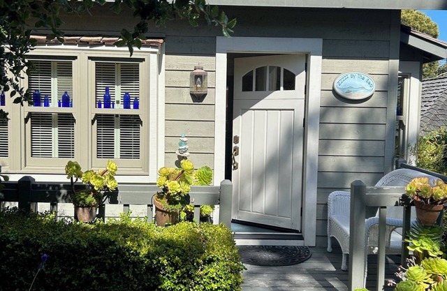 Charming Cottage in Carmel-by-the-Sea. Blocks from downtown and the beach!