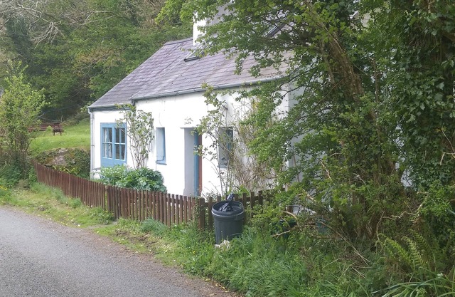 Charming Cottage in the Gwaun valley, near NewportnSleeps 4