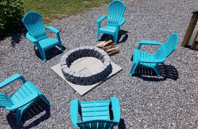 Charming Cottage in the Foothills with Additional Parking