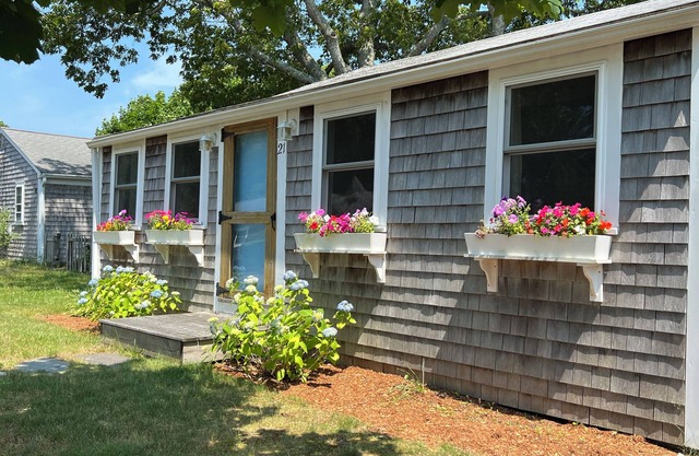 Charming Cottage near Beach and Ferry