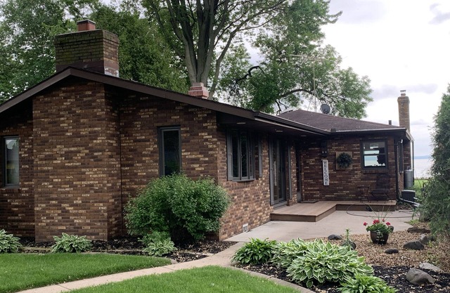 Charming cottage on Lake Winnebago