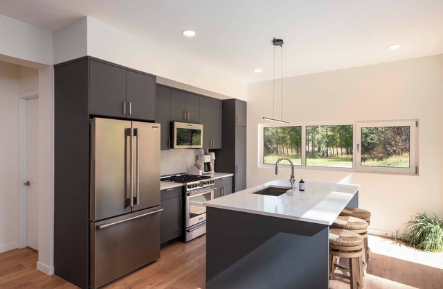 Charming creekside 2-bedroom cottage with AC, WiFi in peaceful Hailey