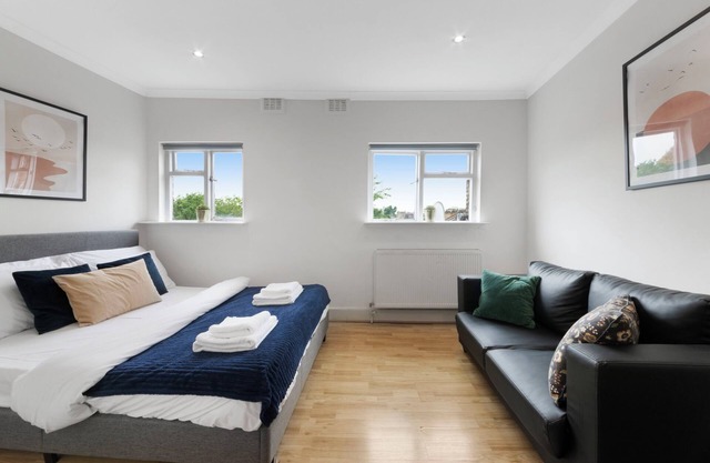 Charming Crouch Hill by MoreThanStays