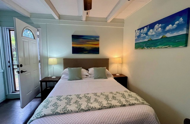 Charming Dolphin Suite with AC in delightful Kailua