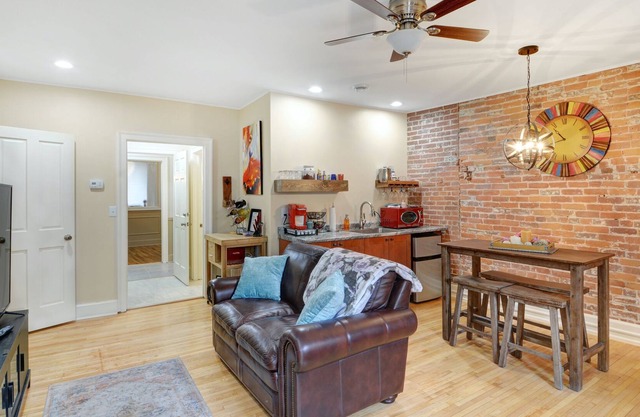 Charming Downtown Galena Apartment 2 Bedroom Apts by Redawning