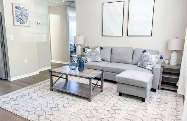 Charming Duplex in Zephyrhills! 🌴