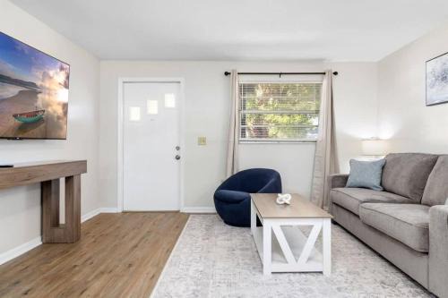 Charming Duplex in Zephyrhills! #2