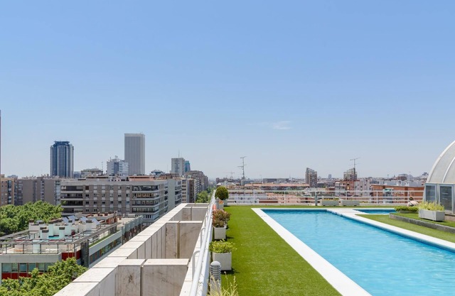 Charming Eurobuilding Skyline Madrid - Spectacular Views