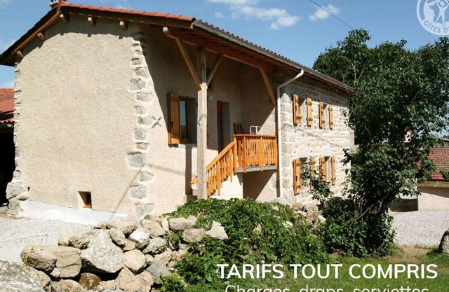 Charming Farmhouse Getaway with Terrace, Mezzanine, and Pet-Friendly Garden