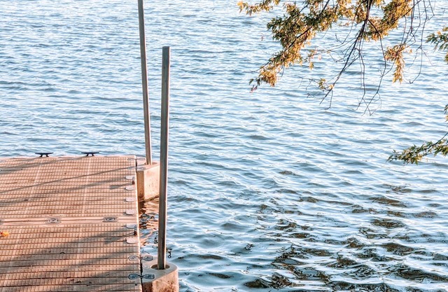 Charming Fox River Frontage - Fishing, boating, canoeing, FUN!