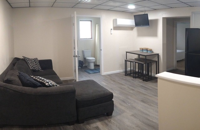 Charming fresh apartment in Buckhannon Colonial #6