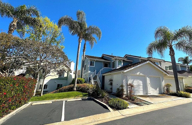 Charming Furnished 2BD/2BA w/Pool & Spa! Now Available Nov.5-Dec.5,2025 3,745/m!