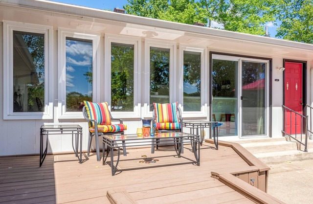 Charming Getaway - Ping Pong - Pool - Hot Tub