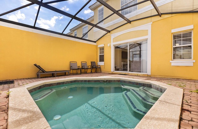 Charming & Gorgeous Lake views 3+2.5 townhome Washer Dryer AC Wi free parking