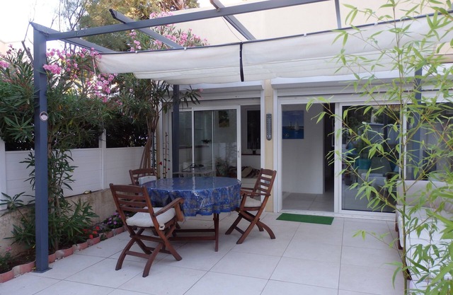 Charming ground-floor apartment Large terrace