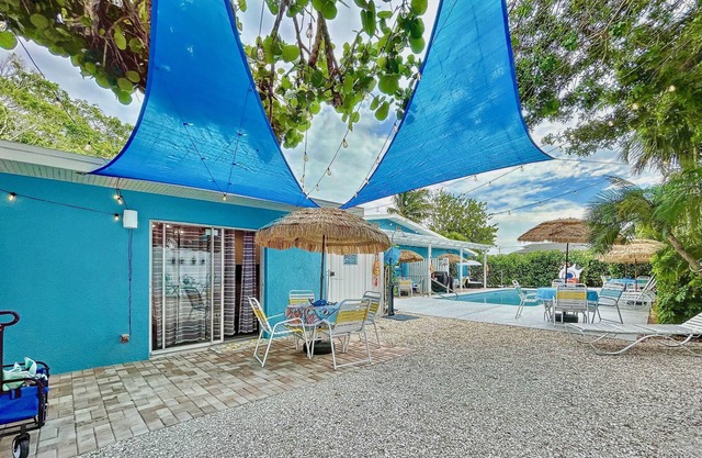 Charming Ground Level Resort Style 3 unit Condo - unit C