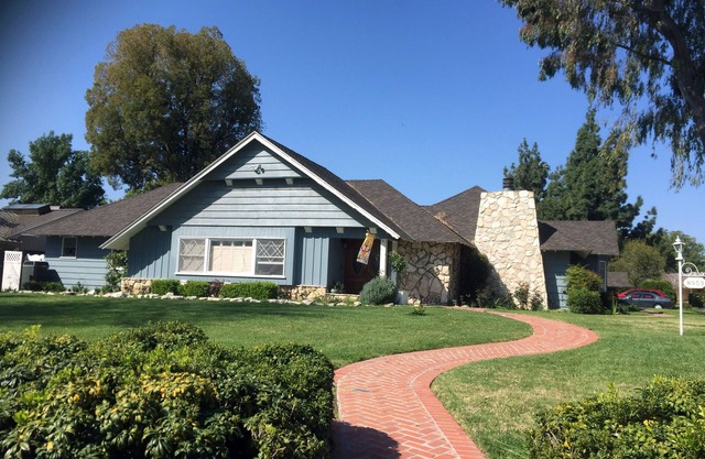Charming Guest House in Sherwood Forest, Northridge, CA