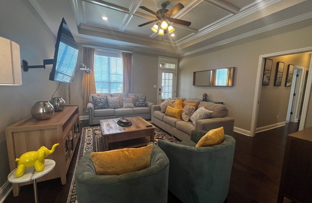 Charming Hahira Haven w/Scenic Pond and Full Amenities.