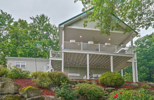 Charming Hanoverton Cottage on Guilford Lake!