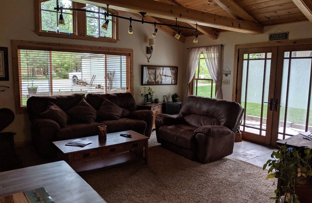 Charming Home near skiing, hiking, biking, ATVing , Lakes and Forest BEAUTIFUL!