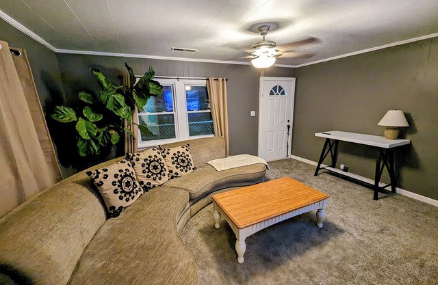 Charming home nestled in the heart of Evansville!