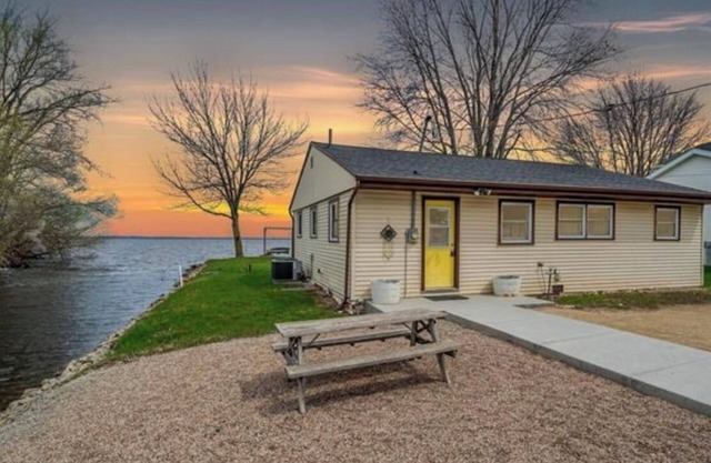 Charming home on Lake Poygan