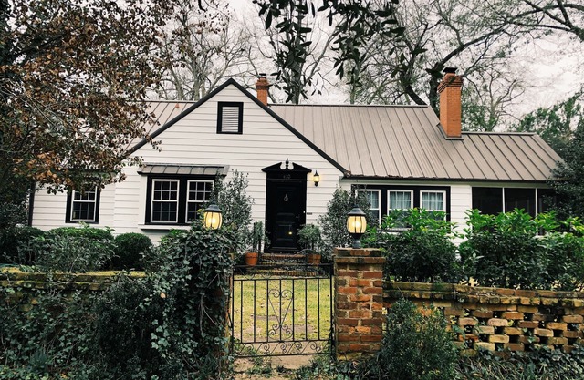 Charming Home on South Boundary in Historic District