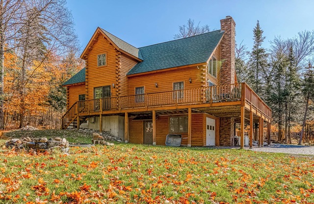 Charming home with pool table, foosball & HOA beach/dock on Moosehead Lake