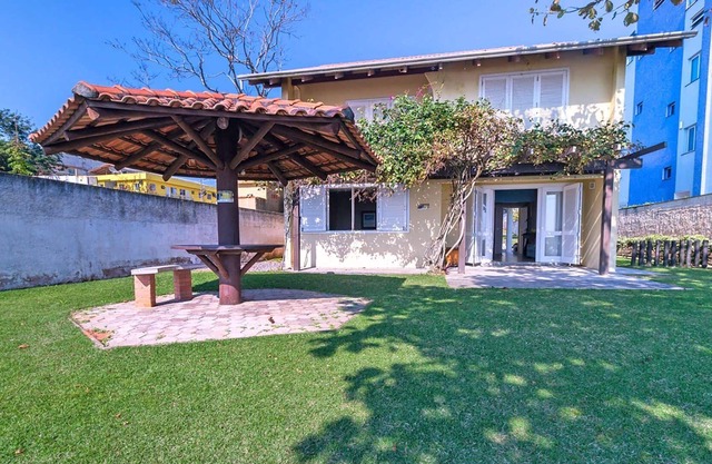 Charming house by the sea