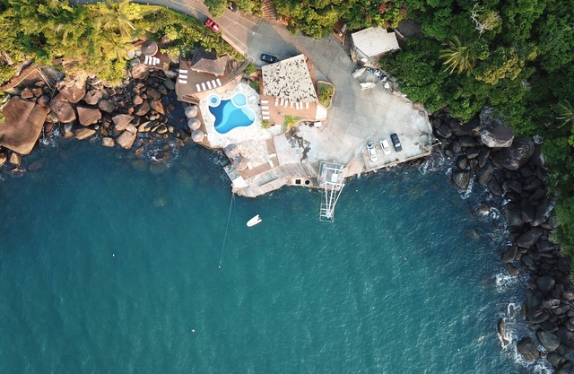 Charming house in gated community with ocean view