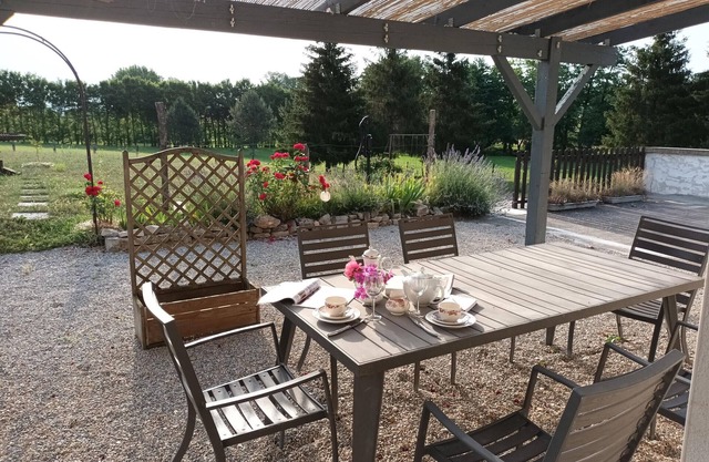 Charming house in Gy, 3 bedrooms, parking, wifi, nature and hiking