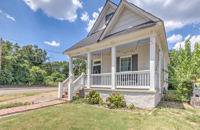 Charming House in "Historically Hip" Cooper-Young