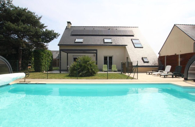Charming House with Heated Pool Near Mont-Saint-Michel
