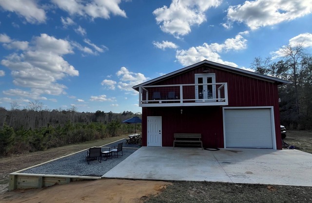 Charming Industrial Barndominium Retreat 78 Acres of Southern Serenity