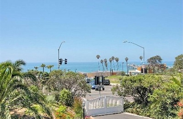 Charming La Jolla Shores Beach Cottage - Steps to Beach