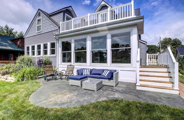 Charming Lake Winnebago Retreat Dock and View!