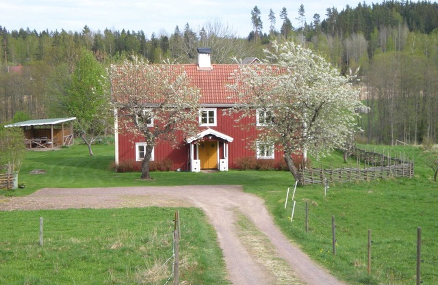 Charming, large holiday home 10 minutes from beautiful Lake Vättern and Grenna