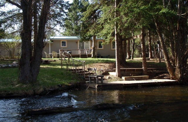 Charming lodge like cabin on trout stream great for kayaking and near ORV trails