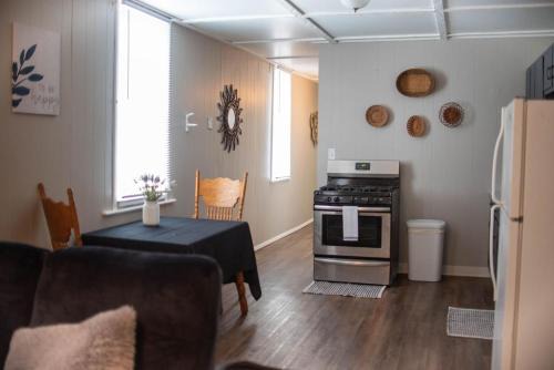 Charming Magnolia Apartment