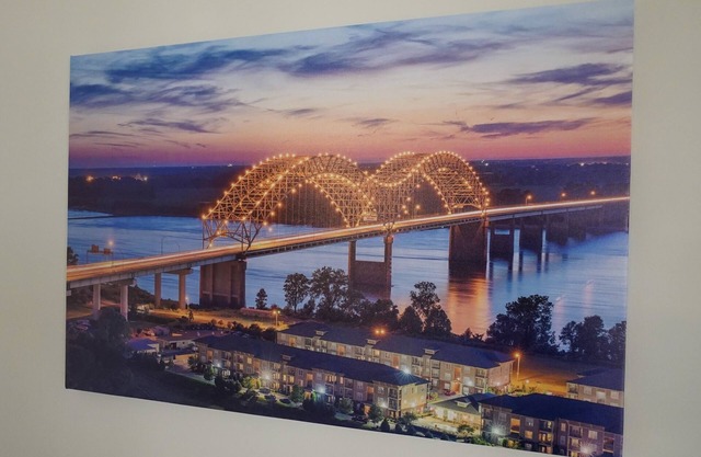 Charming Mid Century 3BR 2BA Home Near Graceland