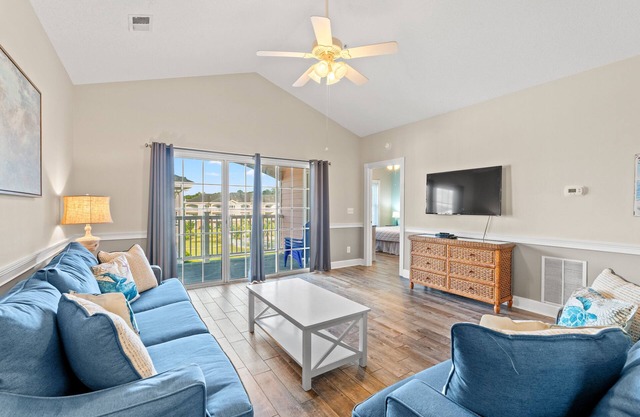 Charming Myrtlewood Condo Sleeps 6 Off-Season Getaway