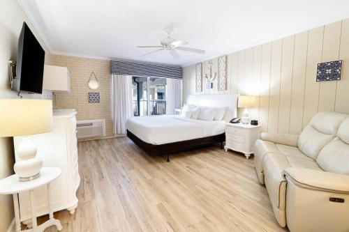 Charming Oceanview King Efficiency on the 2nd Flr